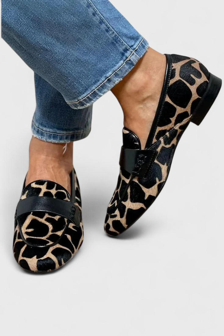 Mocassins Annelore en Cuir avec Talon Bas et Design Exclusif