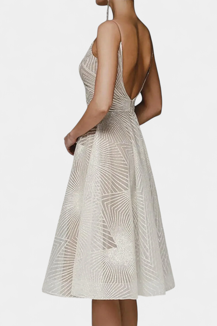 Everleigh Robe Longue avec Broderies et Coupe en A