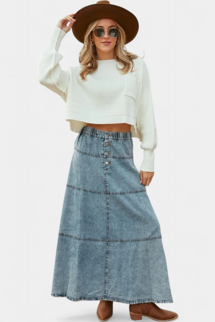 Jupe Maxi en Denim Lorraine avec Détail en Plume