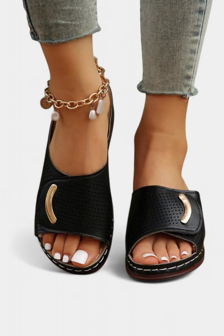 Itziar Sandales Orthopédiques avec Design Perforé et Semelle Rembourrée