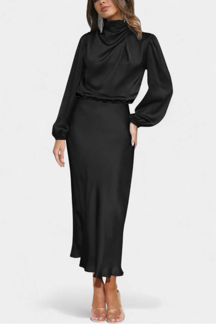 Robe Maxi Cecila avec Col Haut et Détail Floral
