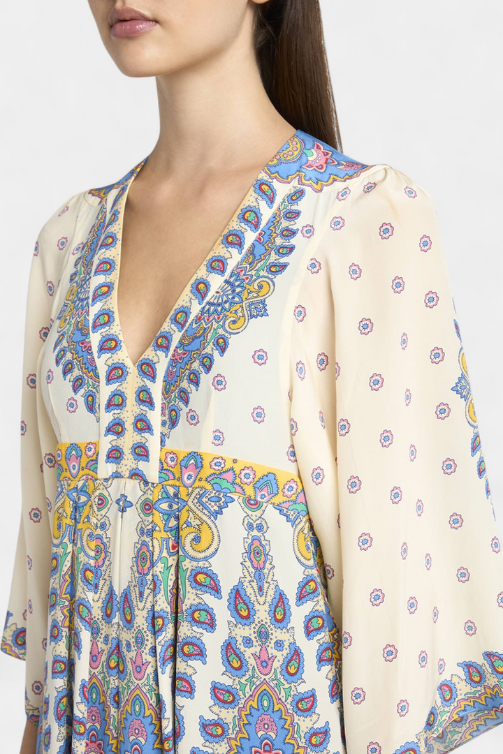 Robe de Mariée Longue avec Décolleté en V et Imprimé Paisley Élégant