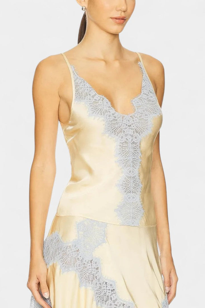 Mirren Ensemble en Satin avec Top et Jupe Midi