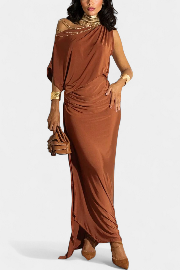 Ainslee Robe Longue Plissée avec Épaules Dégagées