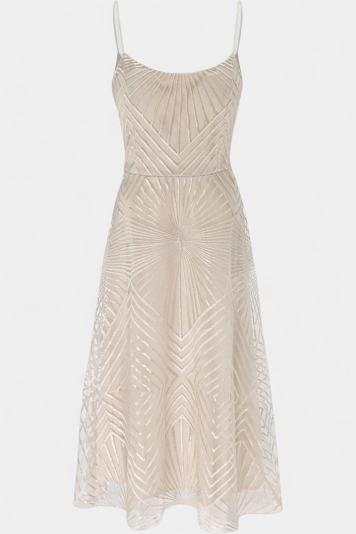 Everleigh Robe Longue avec Broderies et Coupe en A