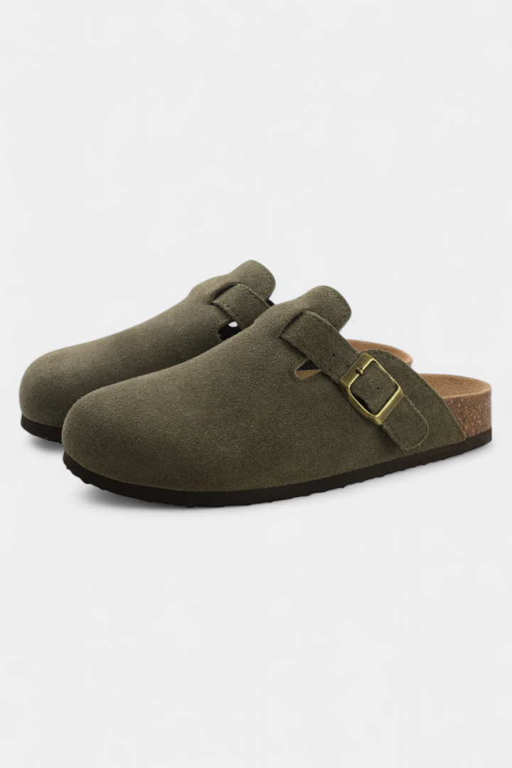 Sabots Unisexes Aubree en Daim avec Boucle Ajustable