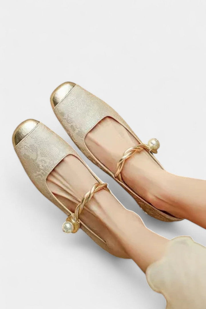 Mestelle Mary Janes en Vernis avec Détails en Perles