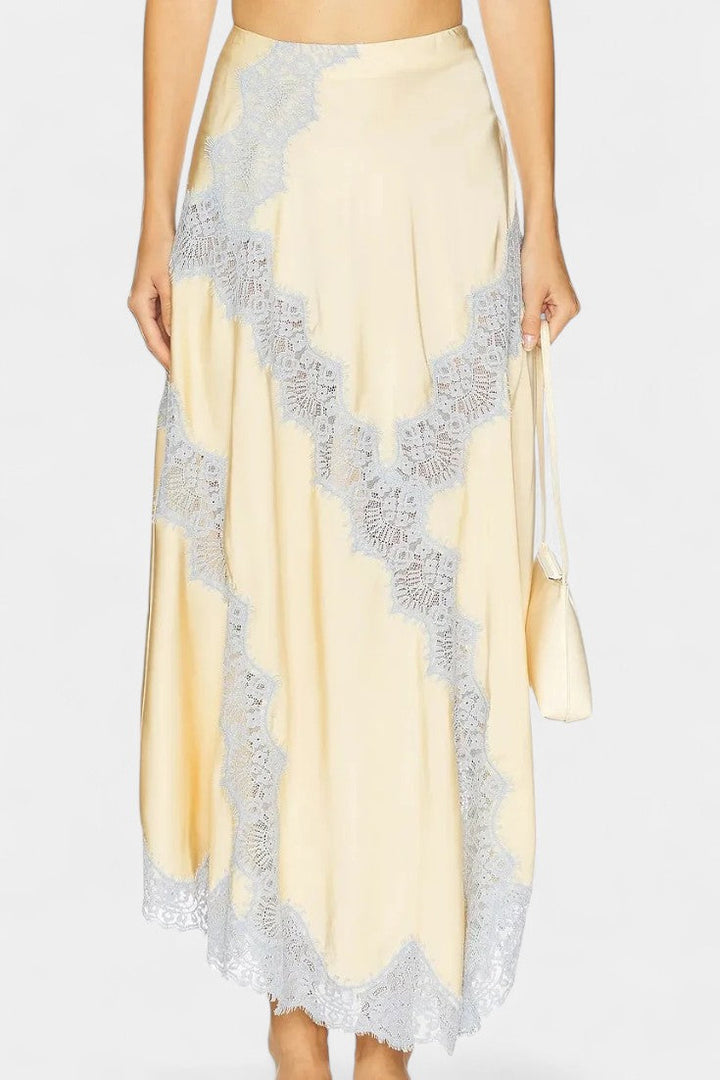 Mirren Ensemble en Satin avec Top et Jupe Midi