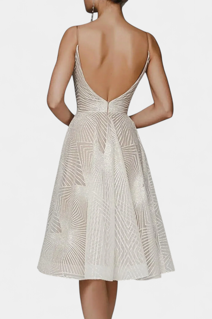 Everleigh Robe Longue avec Broderies et Coupe en A