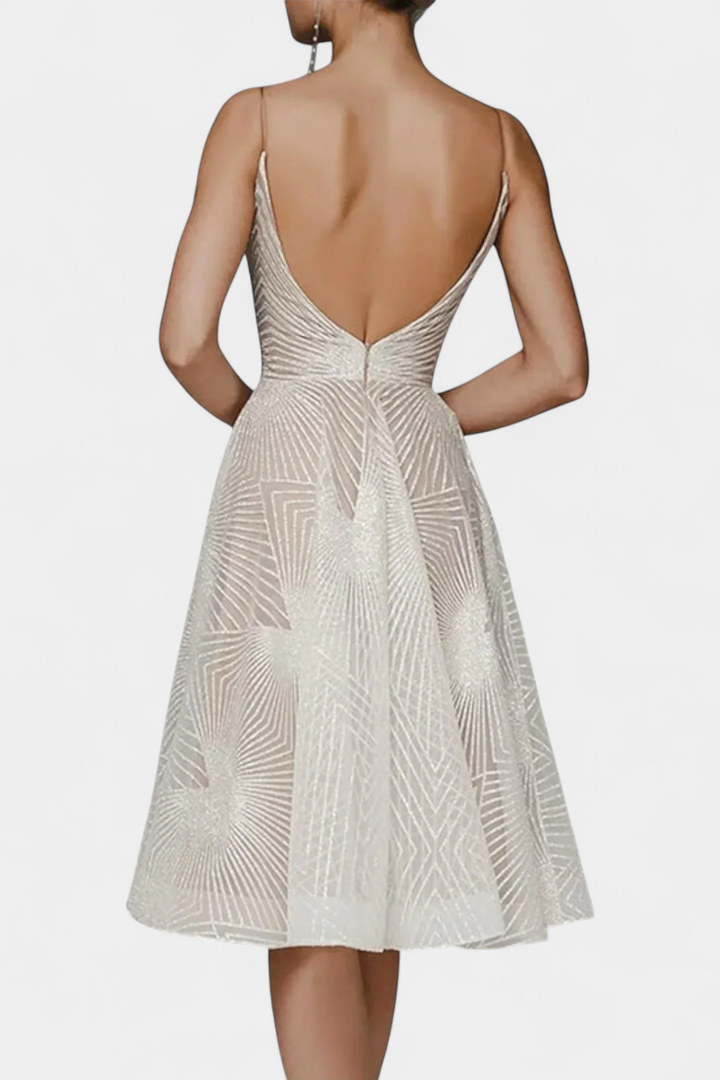 Everleigh Robe Longue avec Broderies et Coupe en A