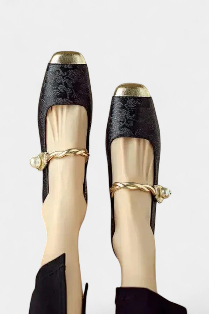 Mestelle Mary Janes en Vernis avec Détails en Perles