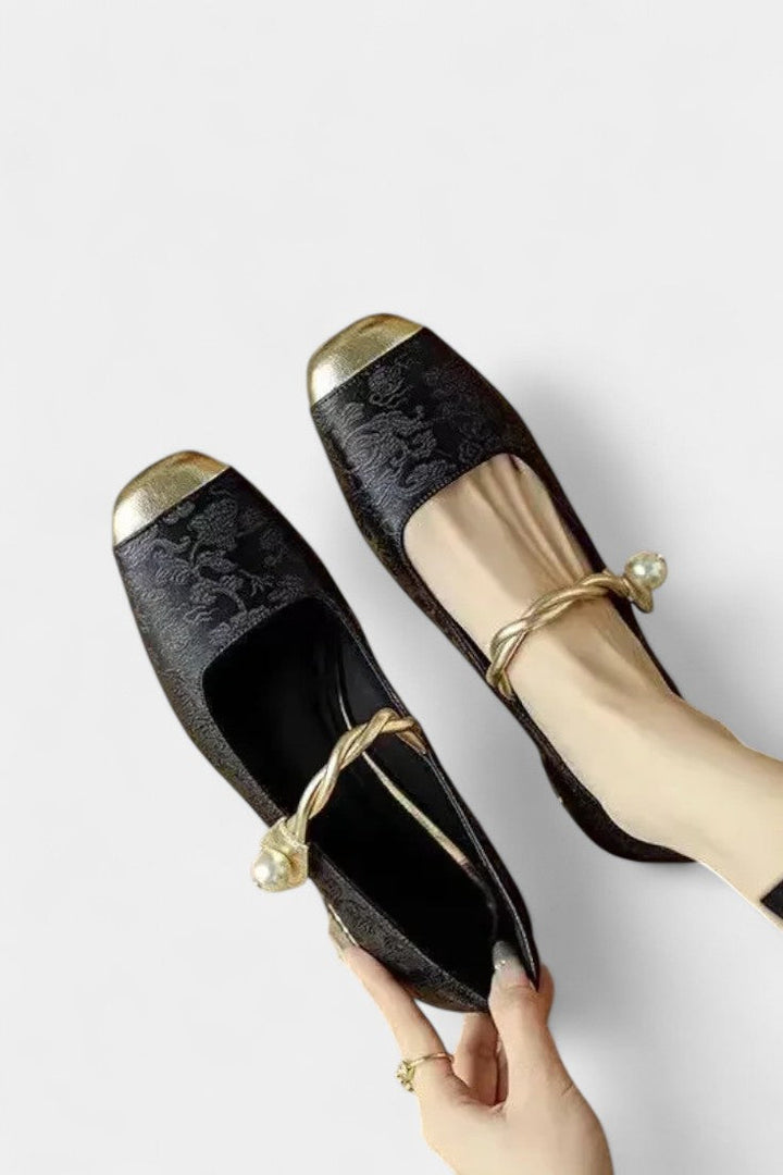 Mestelle Mary Janes en Vernis avec Détails en Perles