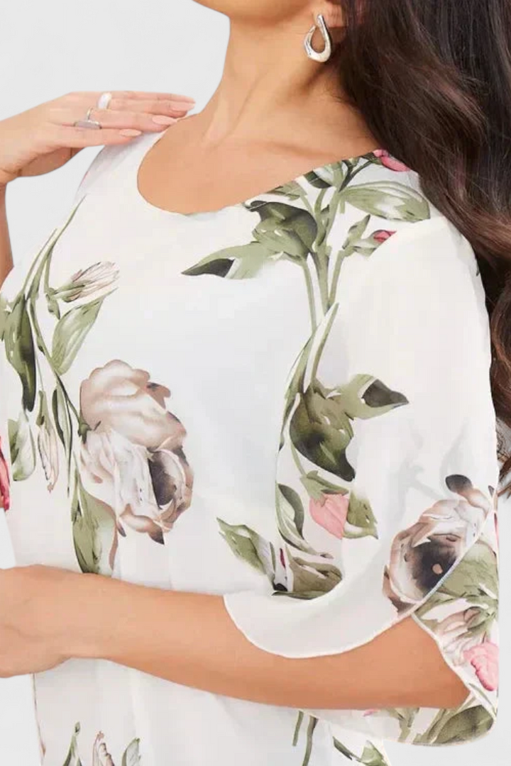 Robe Tameka en Georgette Fluide avec Pétales et Manches Transparentes