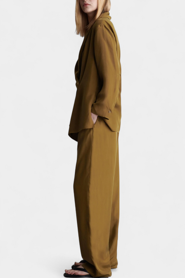 Ensemble Blazer à Revers et Pantalons Assortis Sue