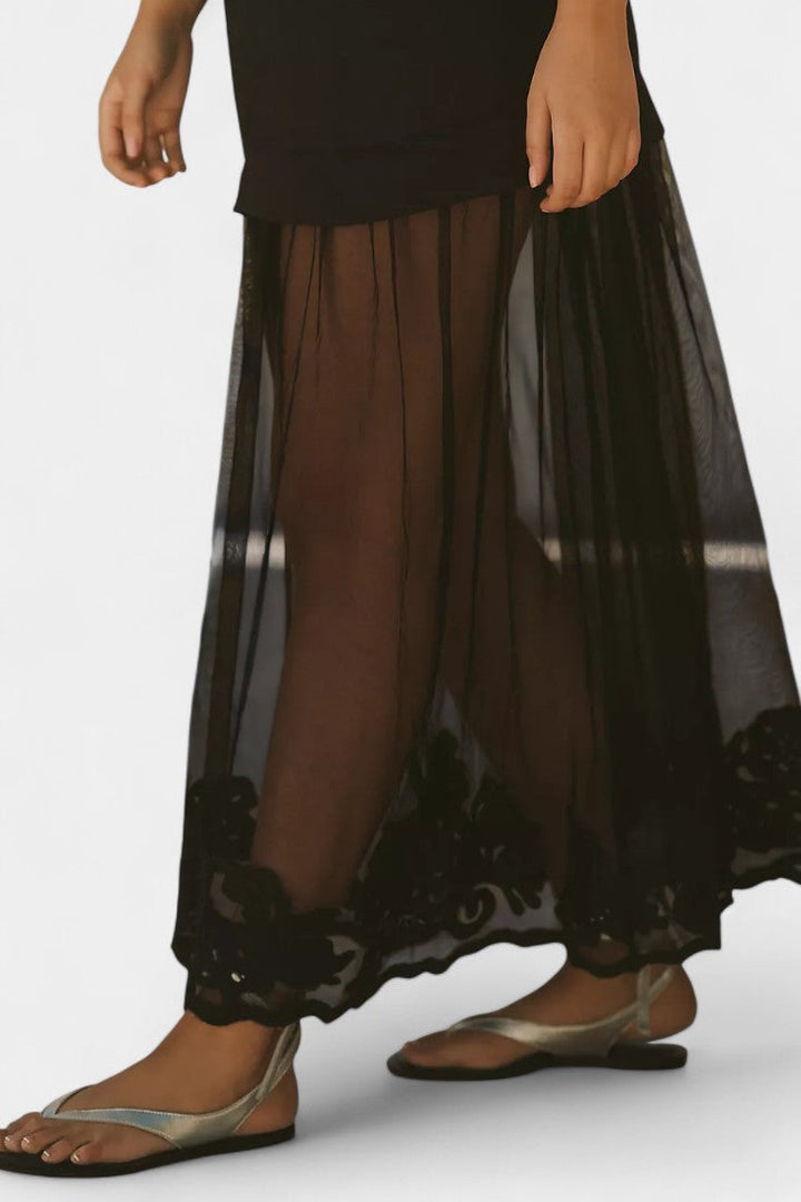 Robe Ersilien Sheer avec Superposition Semi-Transparente et Doublure Ajustée