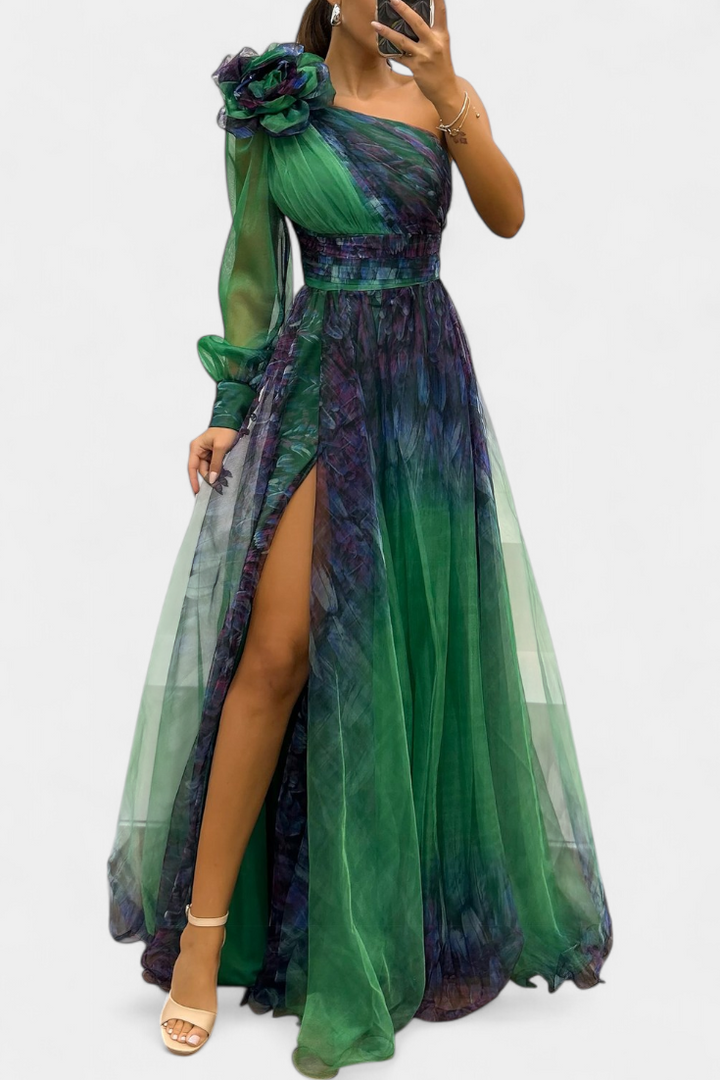Becca Robe Maxi en Chiffon à Épaule Dénudée et Fleur Volumineuse