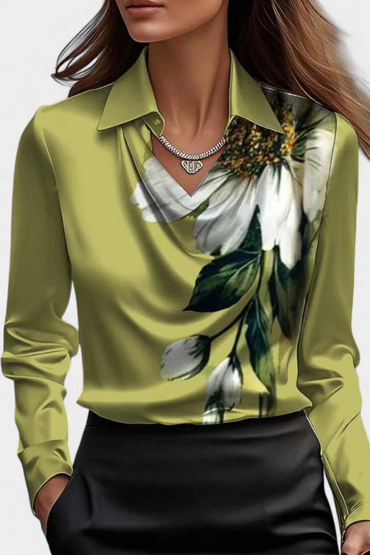 Blouse Satinée Dilnaz avec Décolleté Cascading