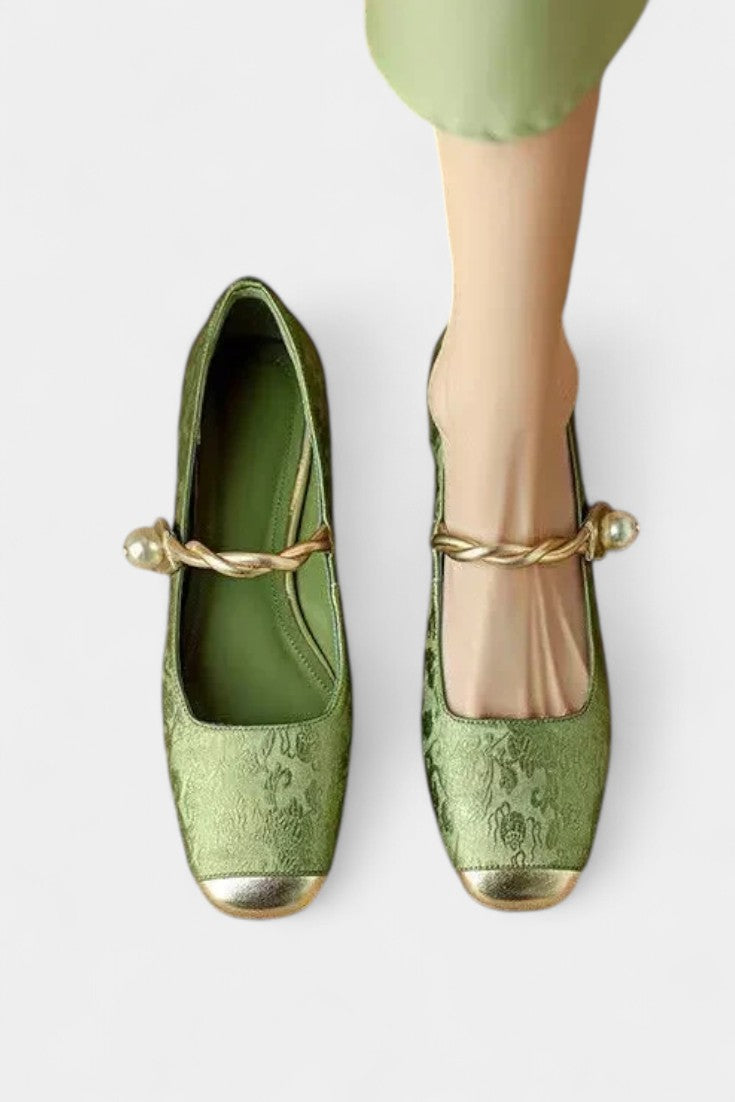 Mestelle Mary Janes en Vernis avec Détails en Perles
