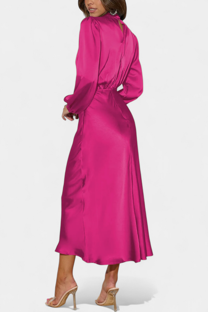 Robe Maxi Cecila avec Col Haut et Détail Floral