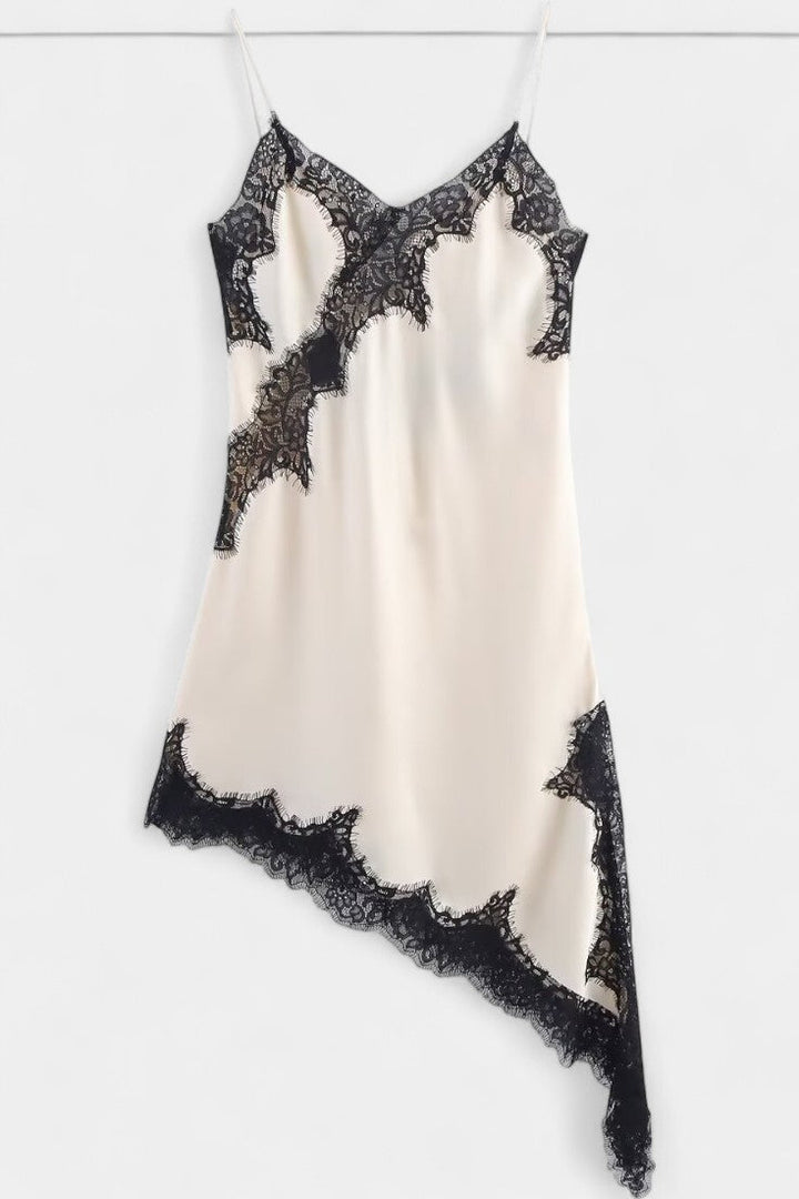 Kerry Mini Robe à Bretelles en Dentelle