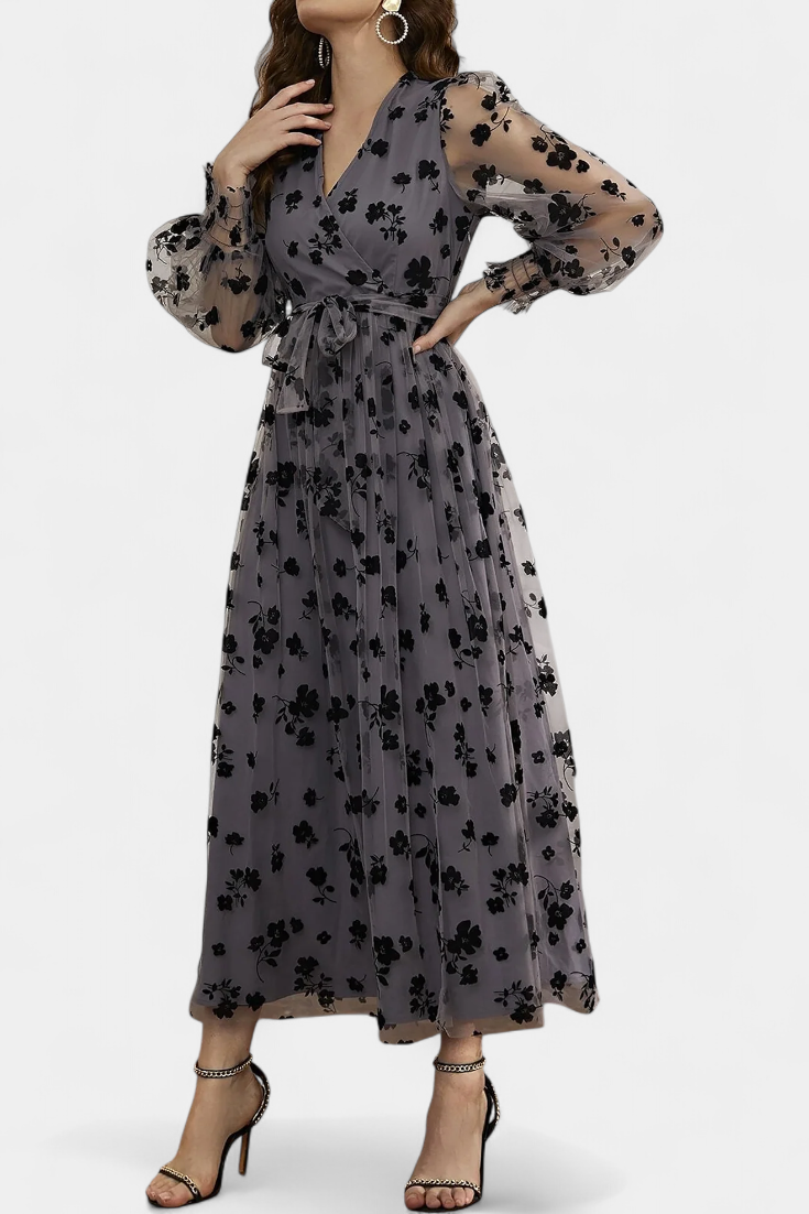 Iolanda Robe Maxi en Dentelle Florale avec Manches Bouffantes
