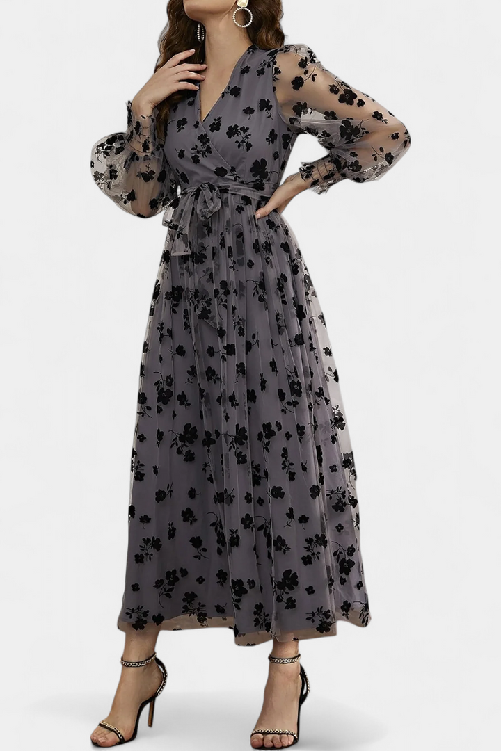 Iolanda Robe Maxi en Dentelle Florale avec Manches Bouffantes
