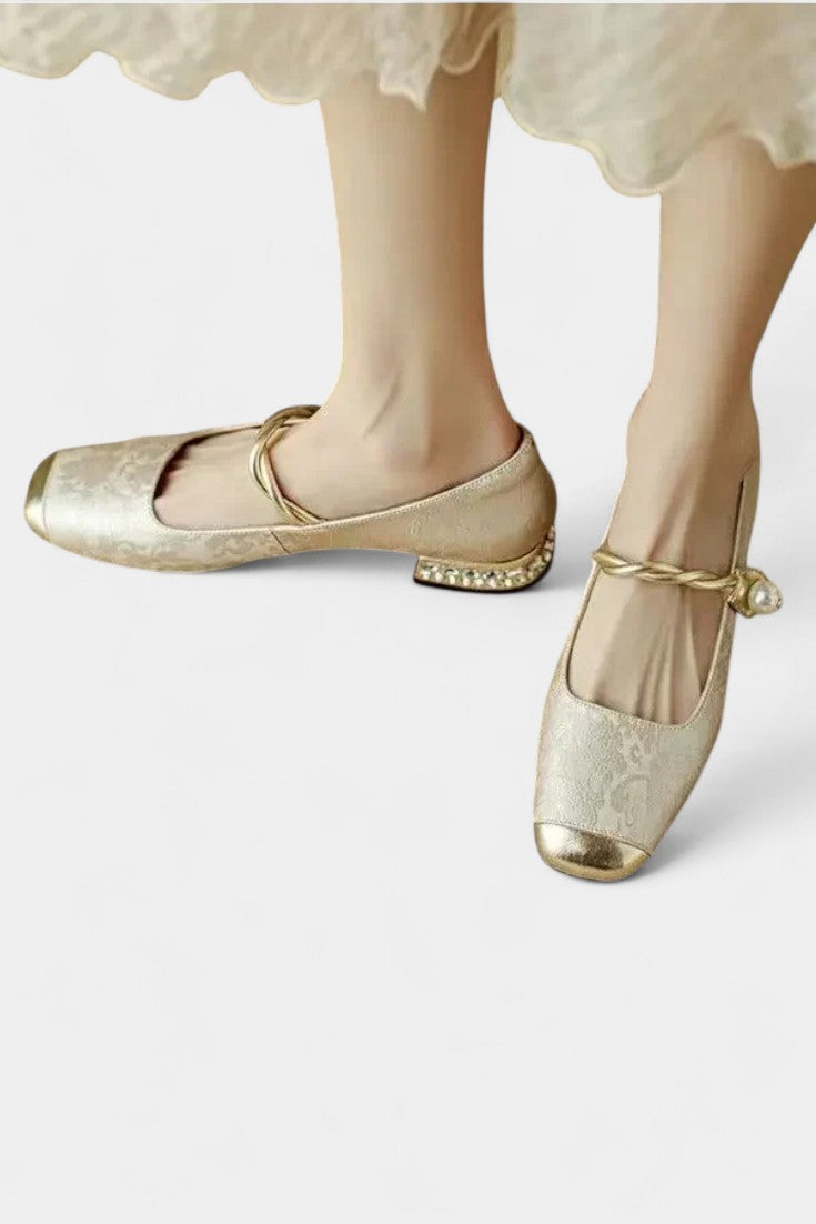 Mestelle Mary Janes en Vernis avec Détails en Perles