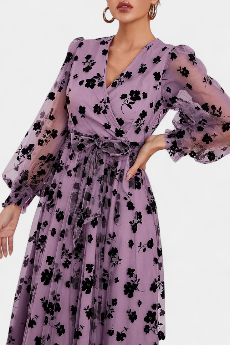 Iolanda Robe Maxi en Dentelle Florale avec Manches Bouffantes