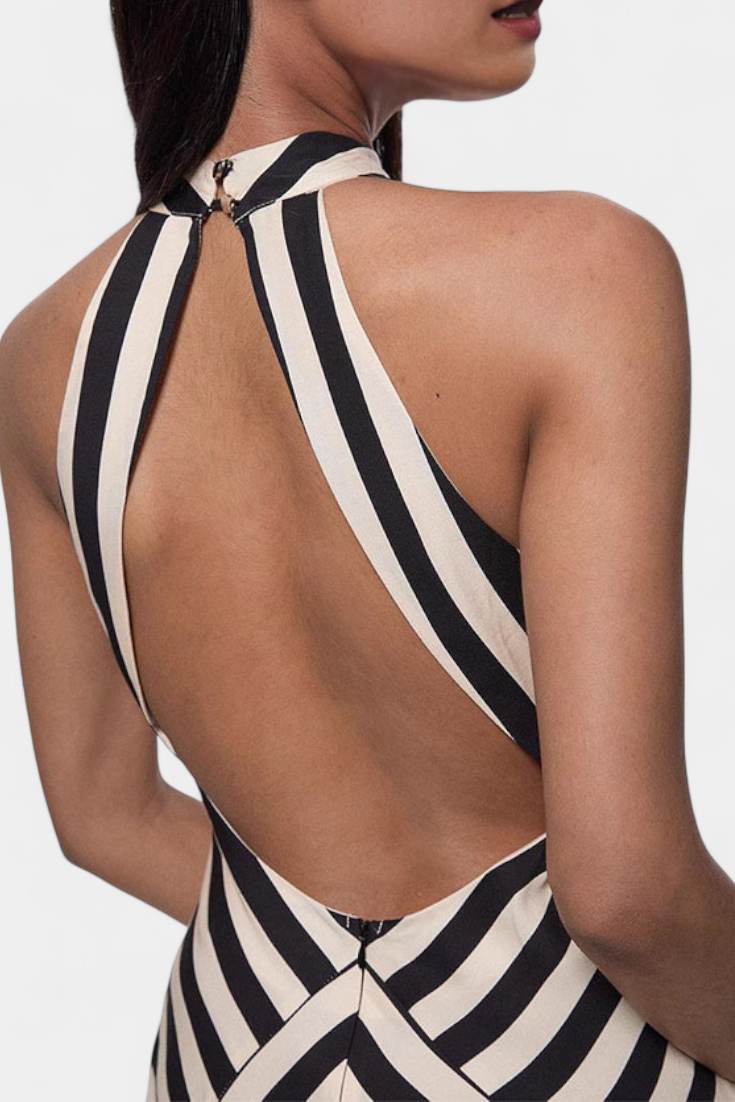 Robe Maxi Halter Crispina avec Rayures Chevron et Dos Nu