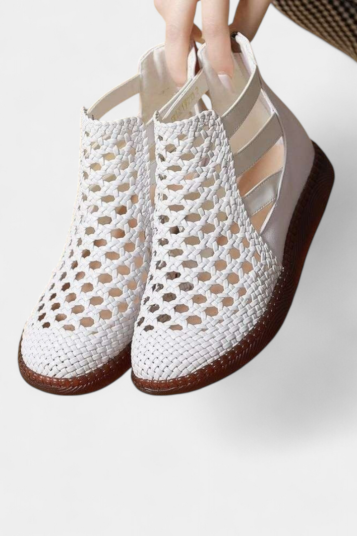 Sandales Alica Tressées avec Design Découpé et Semelle Flexible