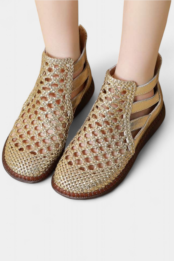 Sandales Alica Tressées avec Design Découpé et Semelle Flexible