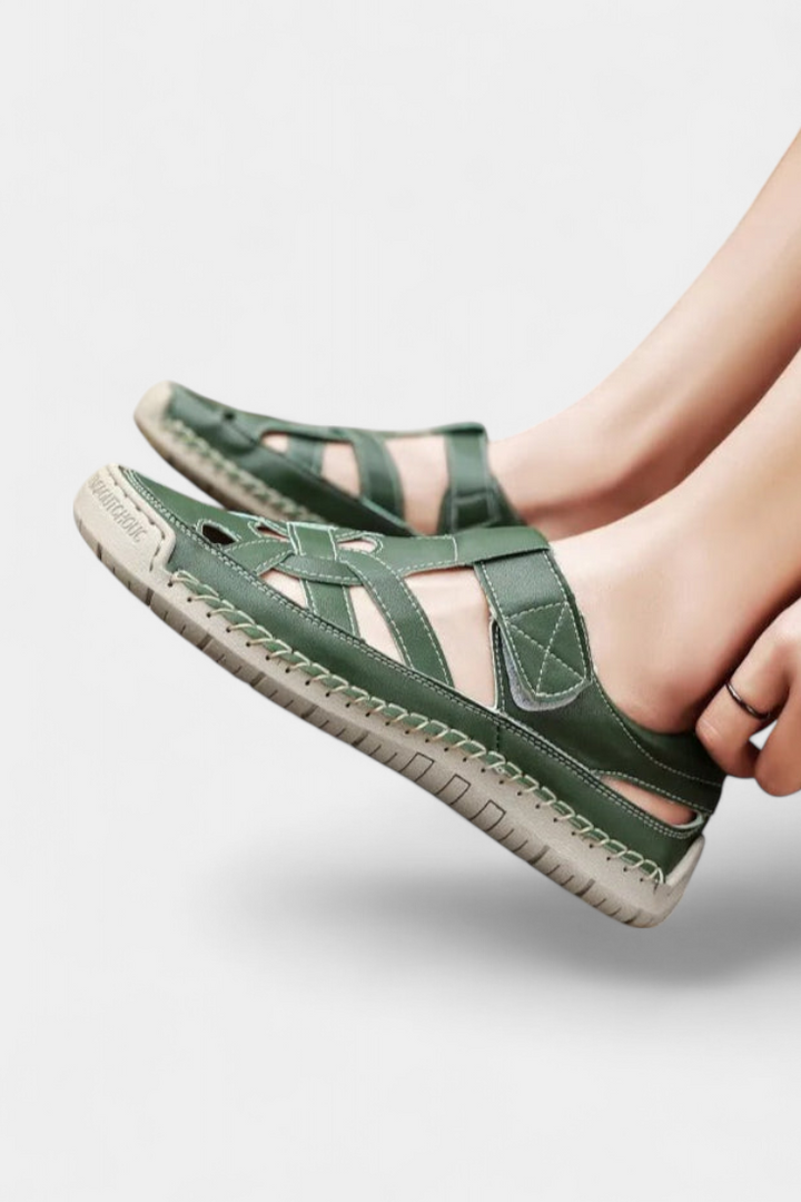 Sandales Ergonomiques en Cuir Synthétique Kaia avec Découpe Latérale