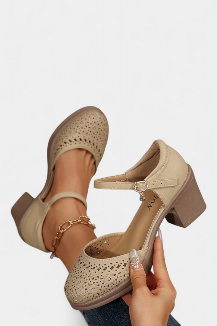 Bottines Cirila pour Femme en Cuir Synthétique avec Boucle Décorative