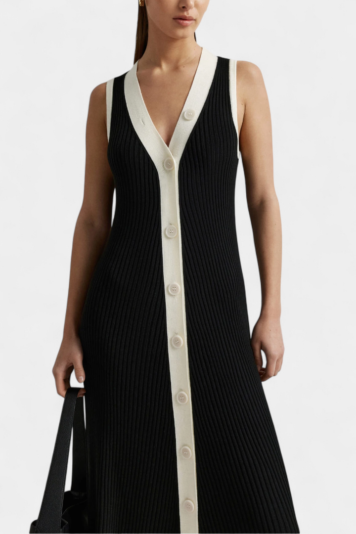 Robe Brielle en Tricot Sans Manches avec Décolleté en V et Boutons Contrastés